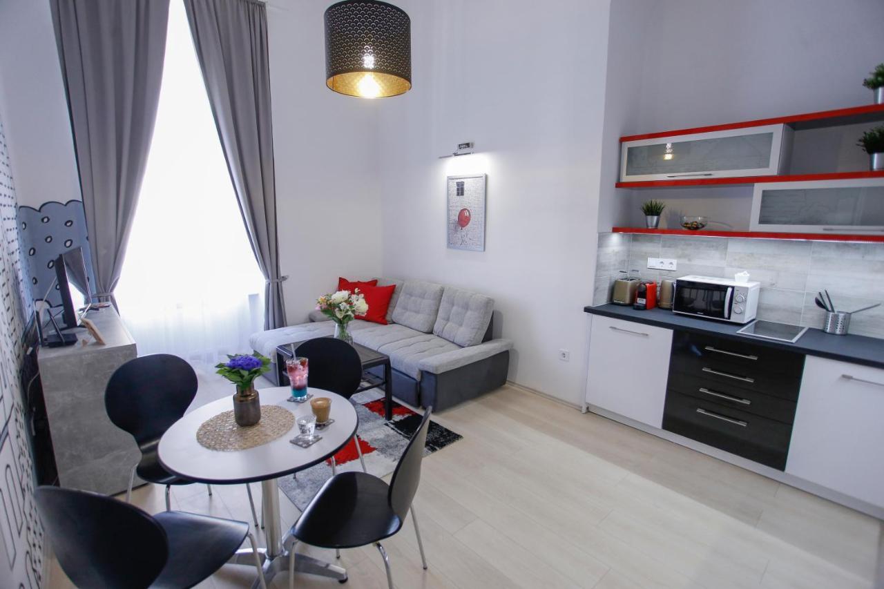 Urania Apartmanhaz Eger Buitenkant foto