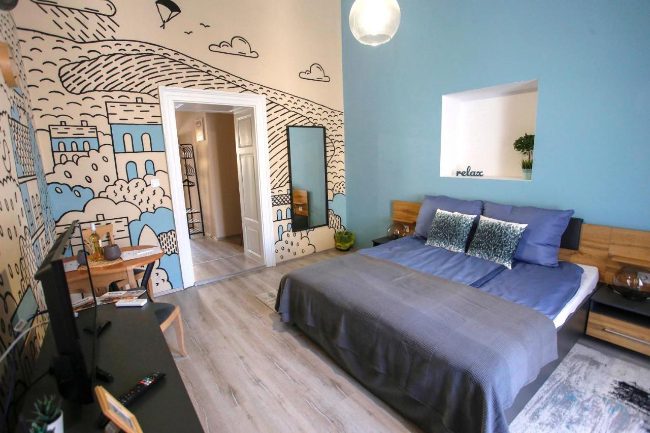 Urania Apartmanhaz Eger Buitenkant foto