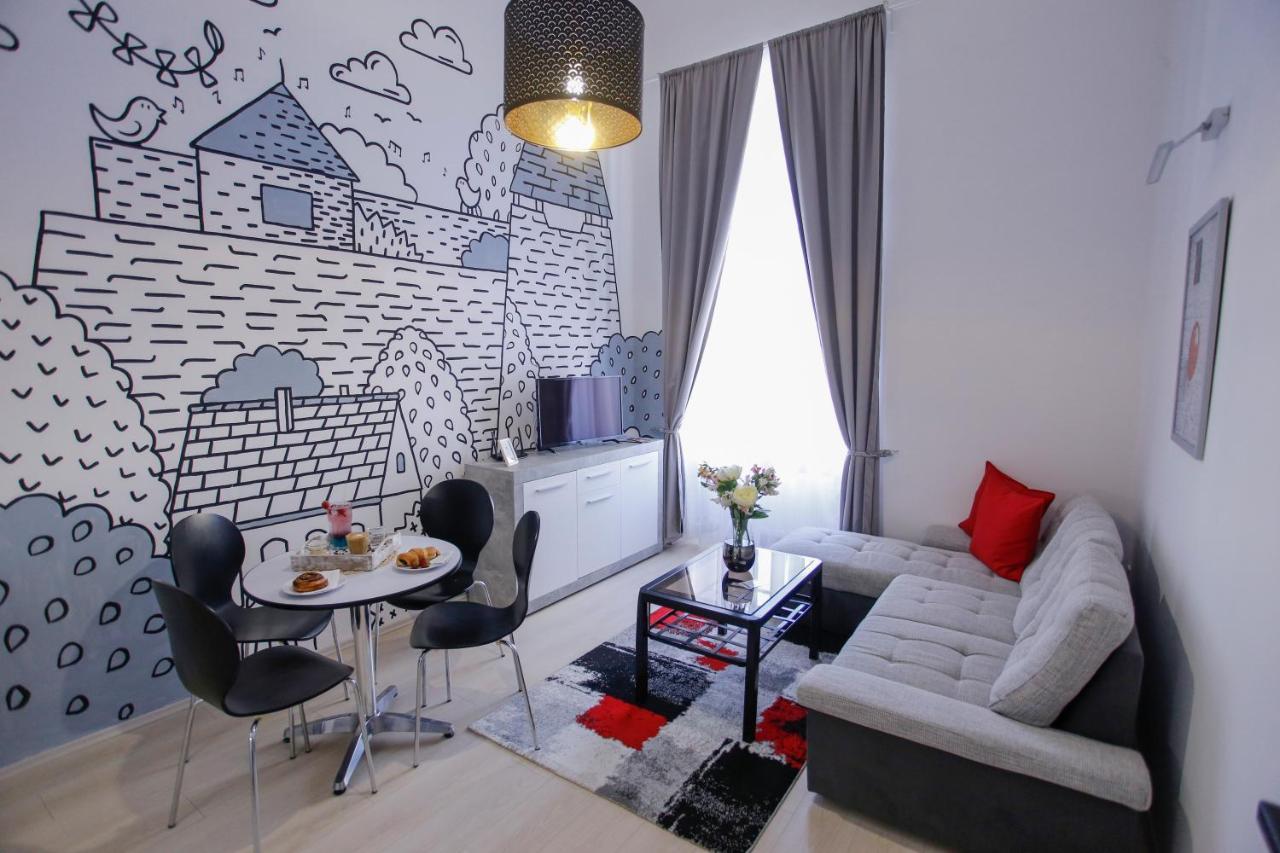 Urania Apartmanhaz Eger Buitenkant foto