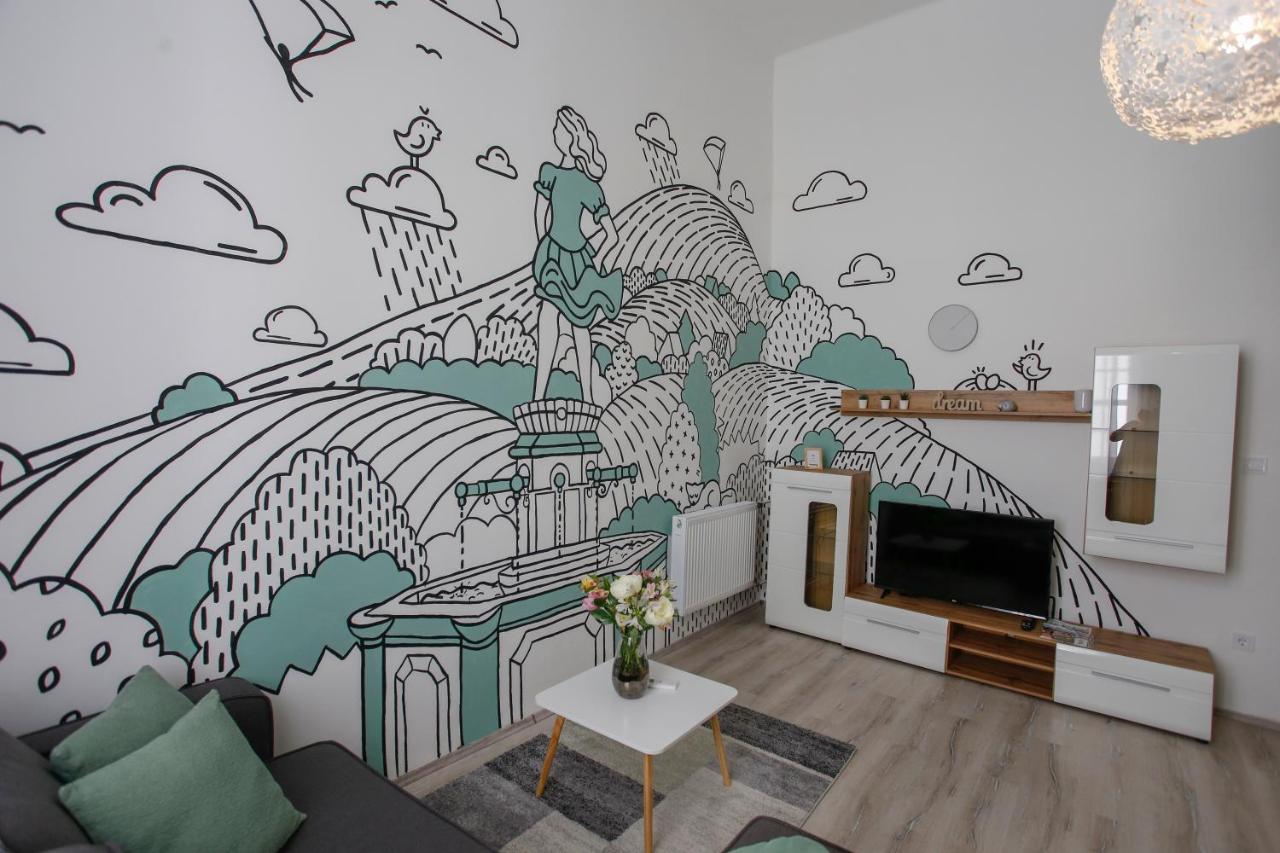 Urania Apartmanhaz Eger Buitenkant foto