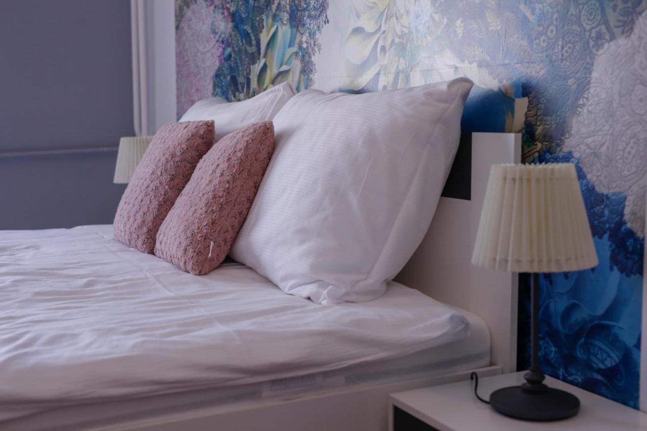 Urania Apartmanhaz Eger Buitenkant foto